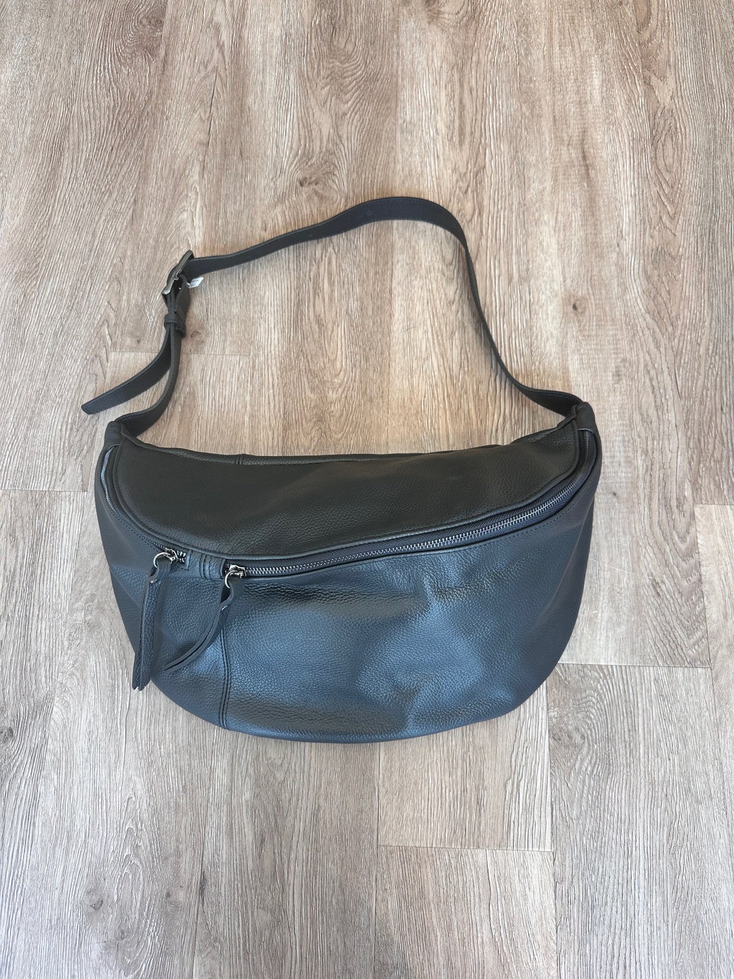 Fanny XL Cross body Genuine leather Bag