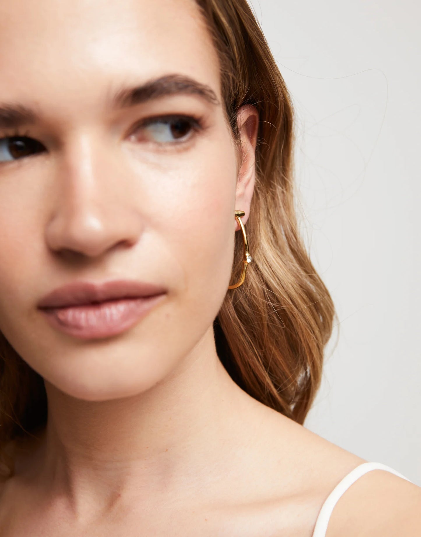 Hoop earrings with white topaz-Uno De 50